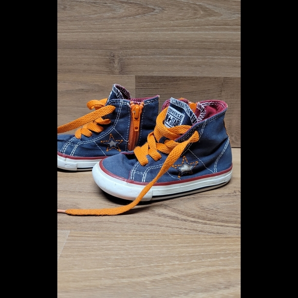 Converse Onestar Size 6 Toddler Hightop Shoes - Picture 2 of 5